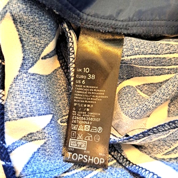 TopShop Blue Cape Leaf Patterned Culottes Wide Leg Capris Shorts Size 6 Petite - Picture 6 of 6